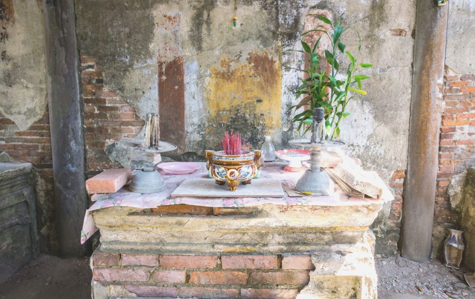 ruin altar