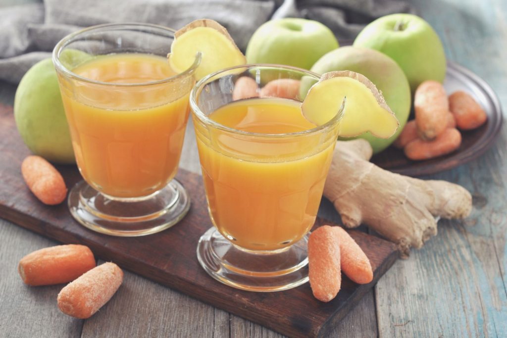 apple and carrot juice with ginger