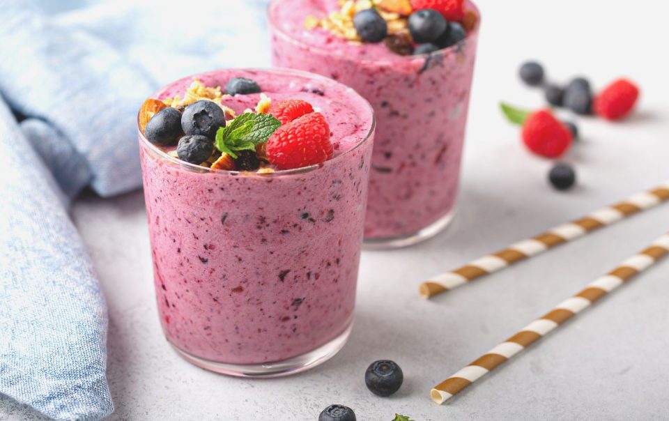 fresh mixed berry smoothie