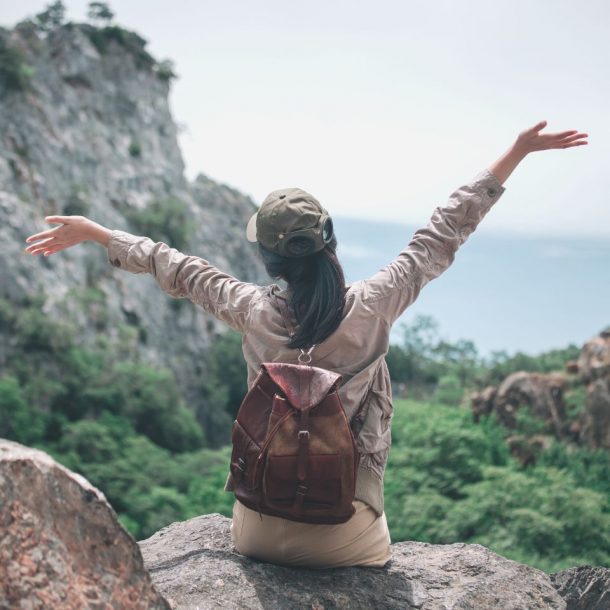 female solo traveler