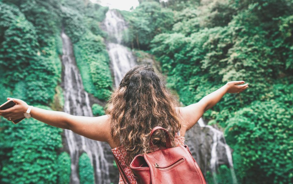 solo woman traveler